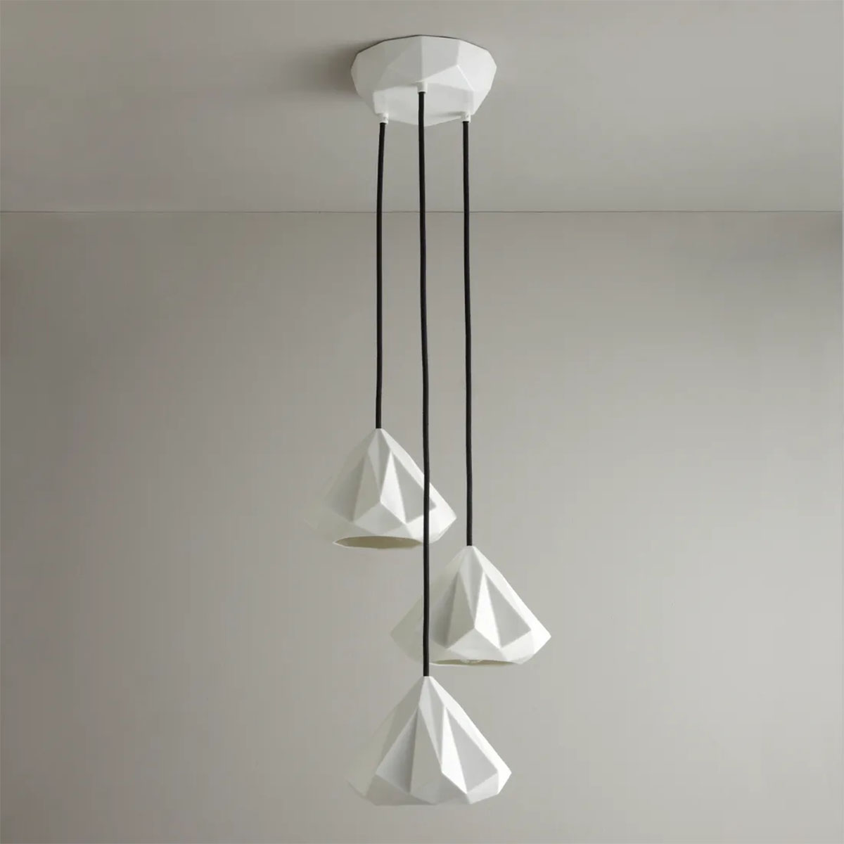 Hatton 1 Grouping of 3 Pendelleuchte, max Ø: 39 cm Hatton 1 Grouping of 3 Pendelleuchte, max Ø: 39 cm