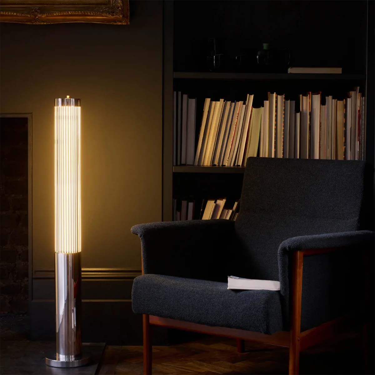 Pillar 7215 Stehleuchte, H: 104 cm, Chrom Pillar 7215 Stehleuchte, H: 104 cm, Messing poliert