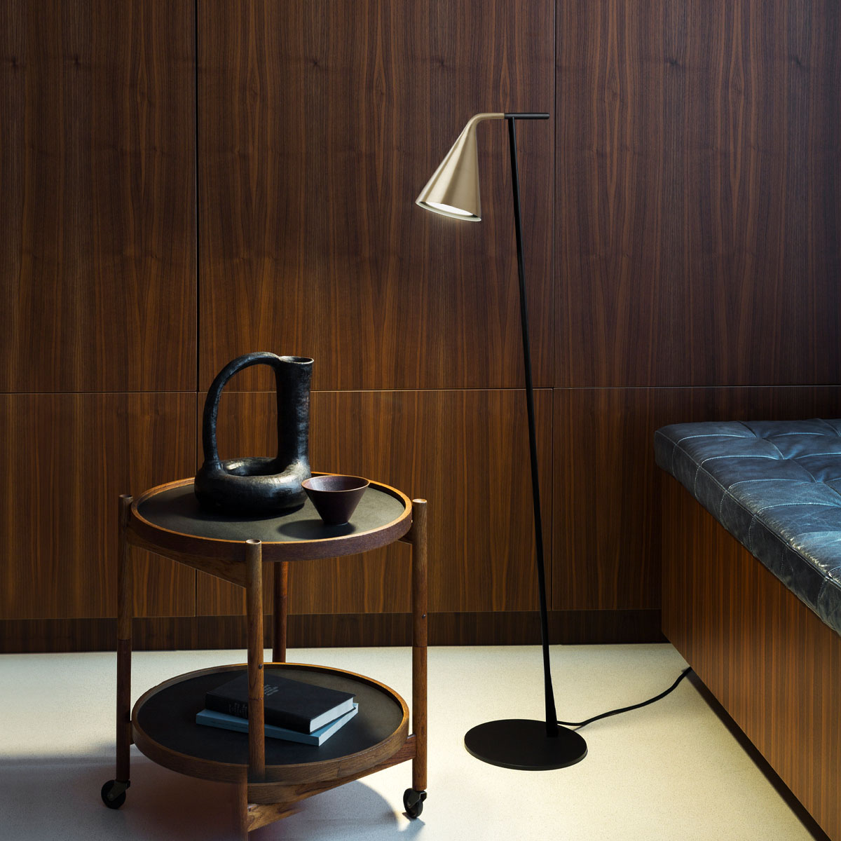 Gordon 561.61 Stehleuchte H: 140 cm, Schwarz Matt & Messing