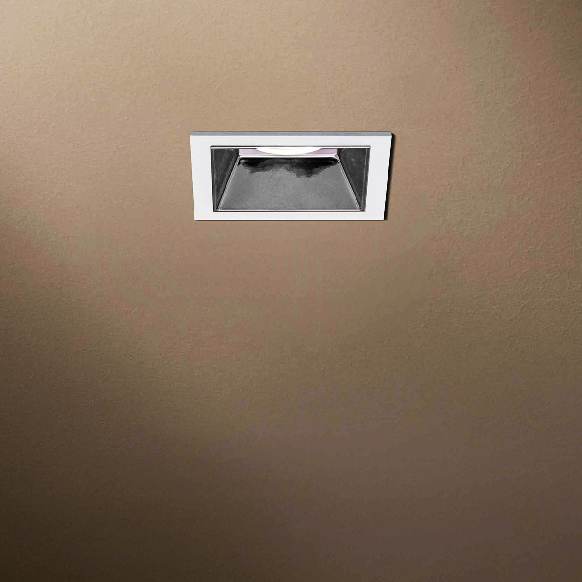 MIX 13W Square Einbaustrahler, Textured White Front & Black Chrome Focus, 2700K