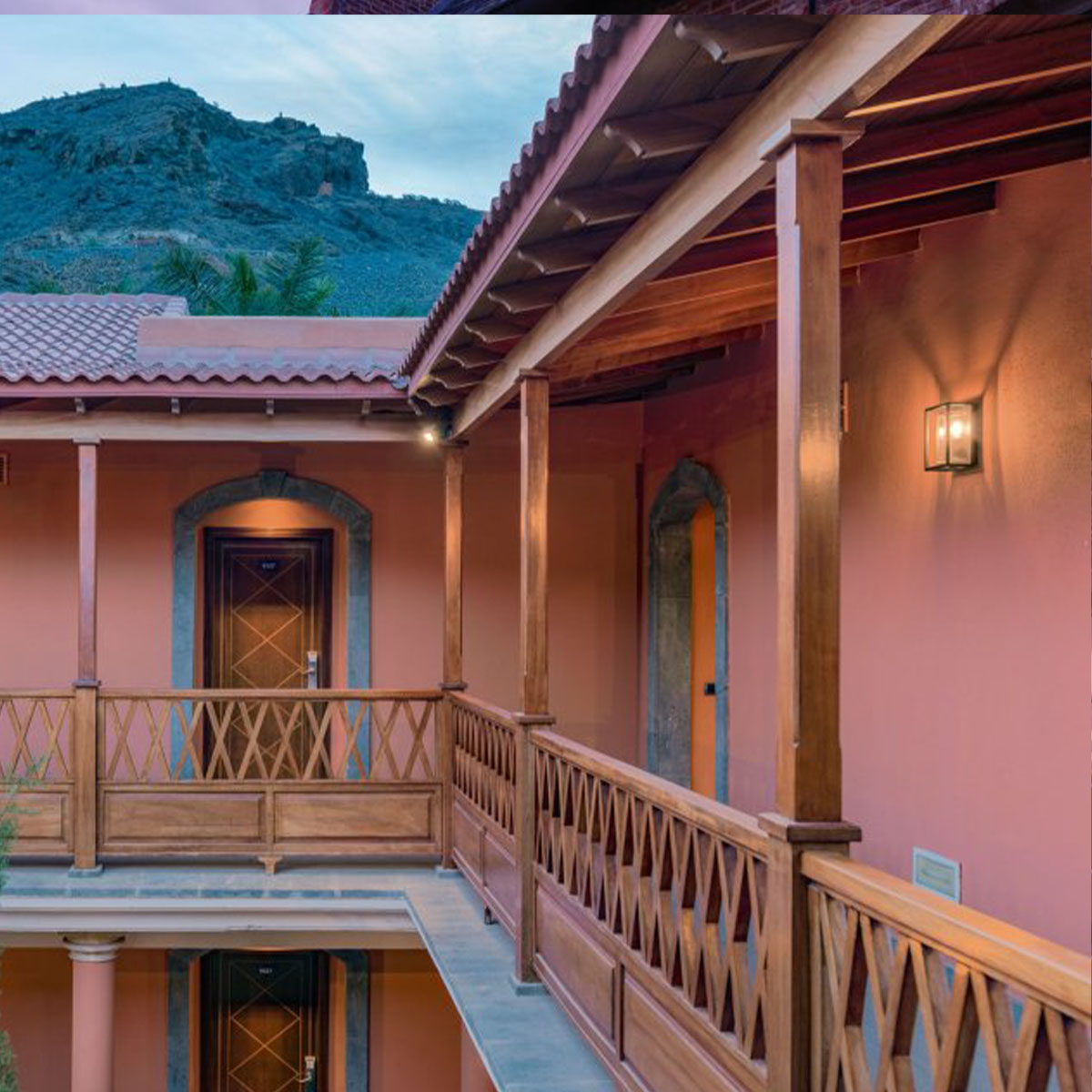 MONTUR M LED HW Wandleuchte, B: 16 cm, Extra-Warmweiß 2700K MONTUR M LED WW Wandleuchte, B: 16 cm, Warmweiß 3000K