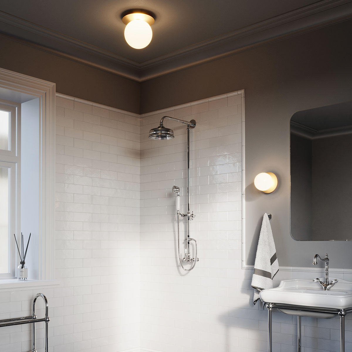 Liila 1 Large Wand- und Deckenleuchte, Ø: 24,5 cm, Gold, Glas transparent Liila 1 Large Wand- und Deckenleuchte, Ø: 24,5 cm, Dunkelbronze, Opalglas