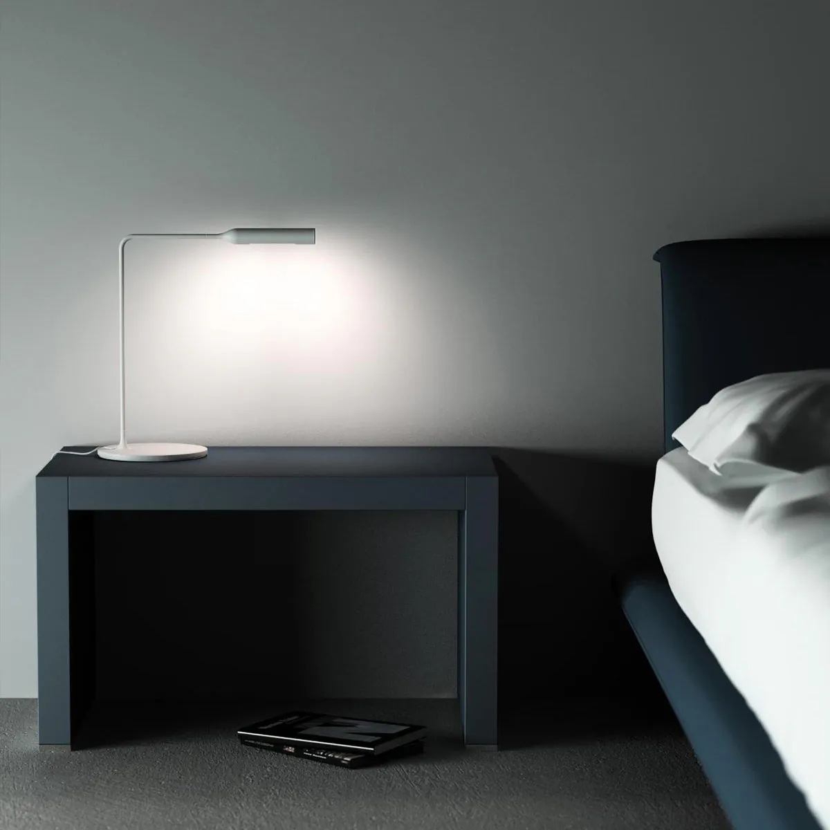 Flo Bedside Tischleuchte, H: 36 cm, Gunmetal, Extra-Warmweiß 2700K