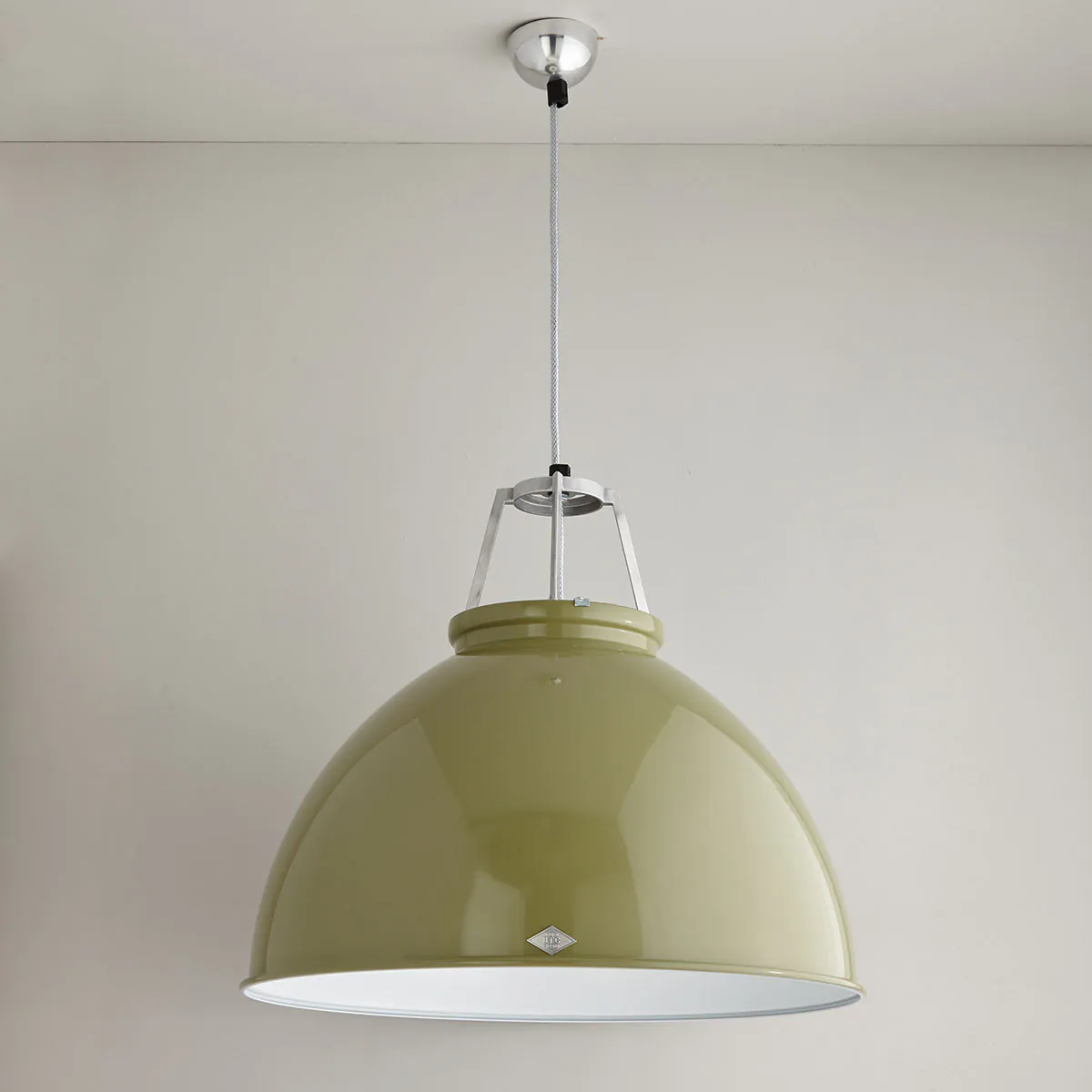 Titan Size 5 Pendelleuchte, Ø: 56 cm, Olivgrün, Innen Weiß