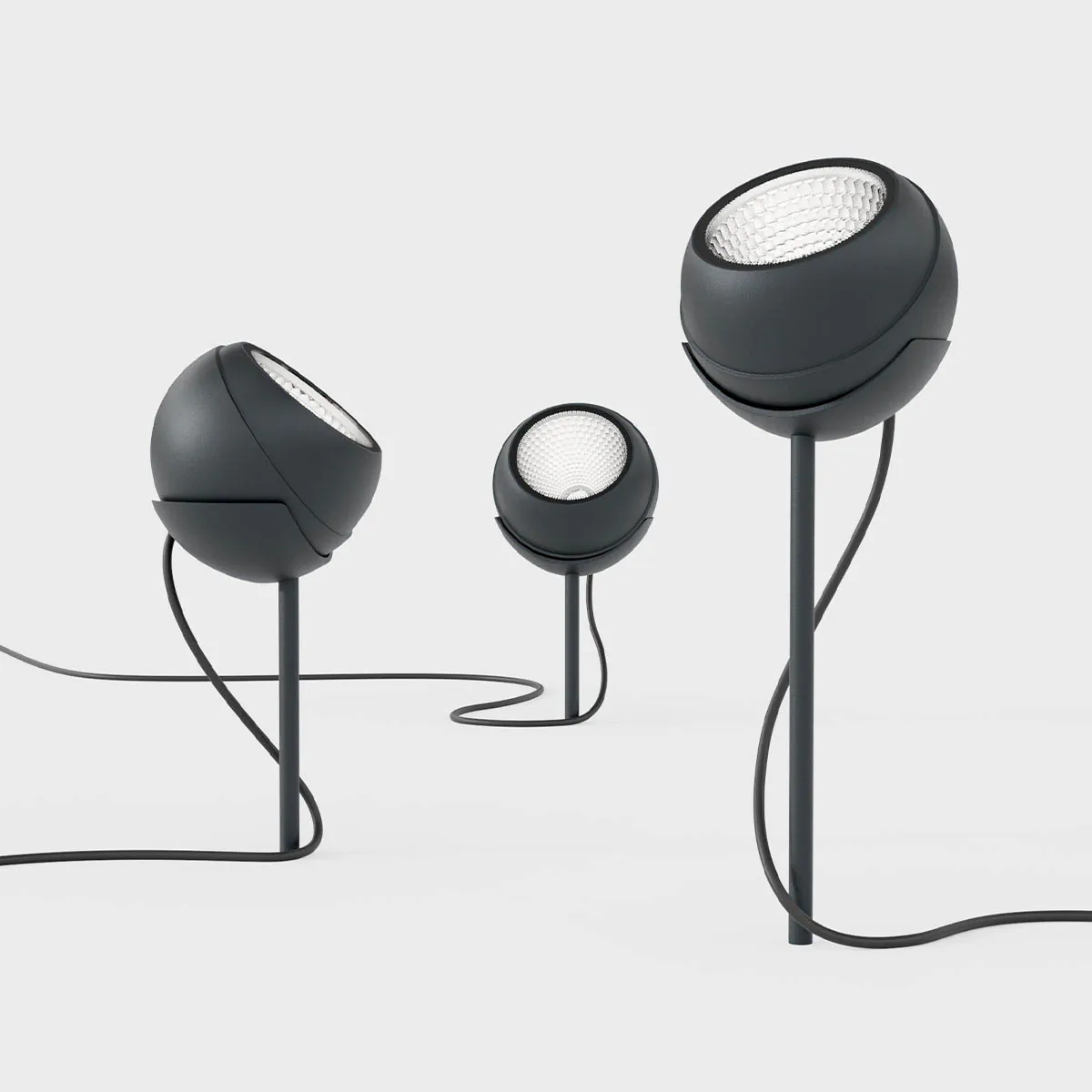 Bodenleuchten auf einem T-förmigen Zubehör platziert