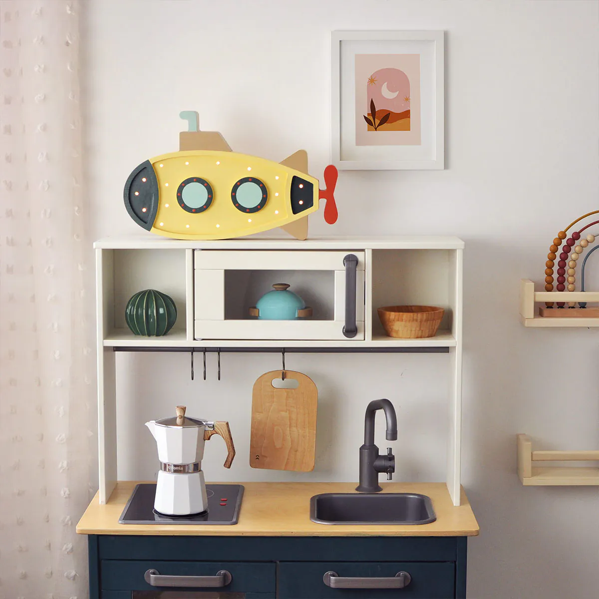 LED Kinderleuchte U-Boot aus Holz, gelb, handgemacht