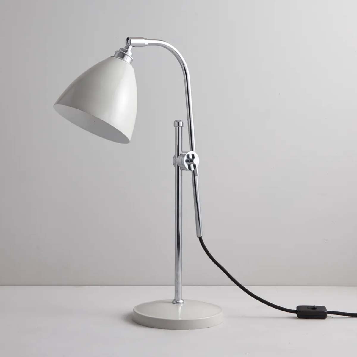 Task Tischleuchte, H: 56 - 95 cm, Grau Task Tischleuchte, H: 56 - 95 cm, Grau