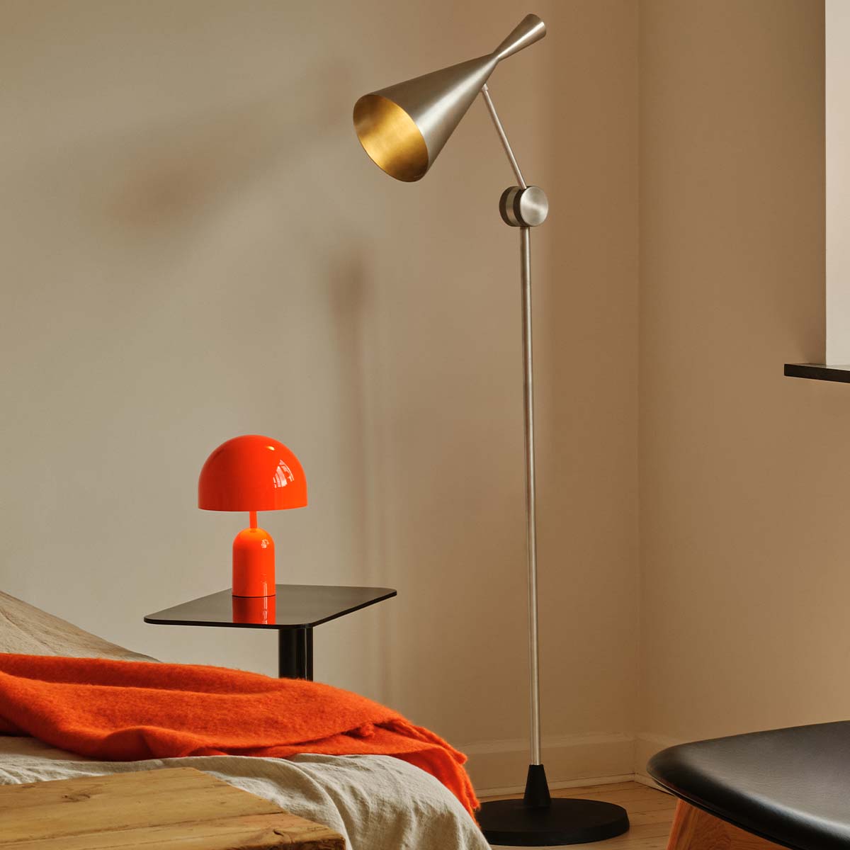 Tom Dixon Unbeaten LED Stehleuchte, H: 157 cm, Aluminium