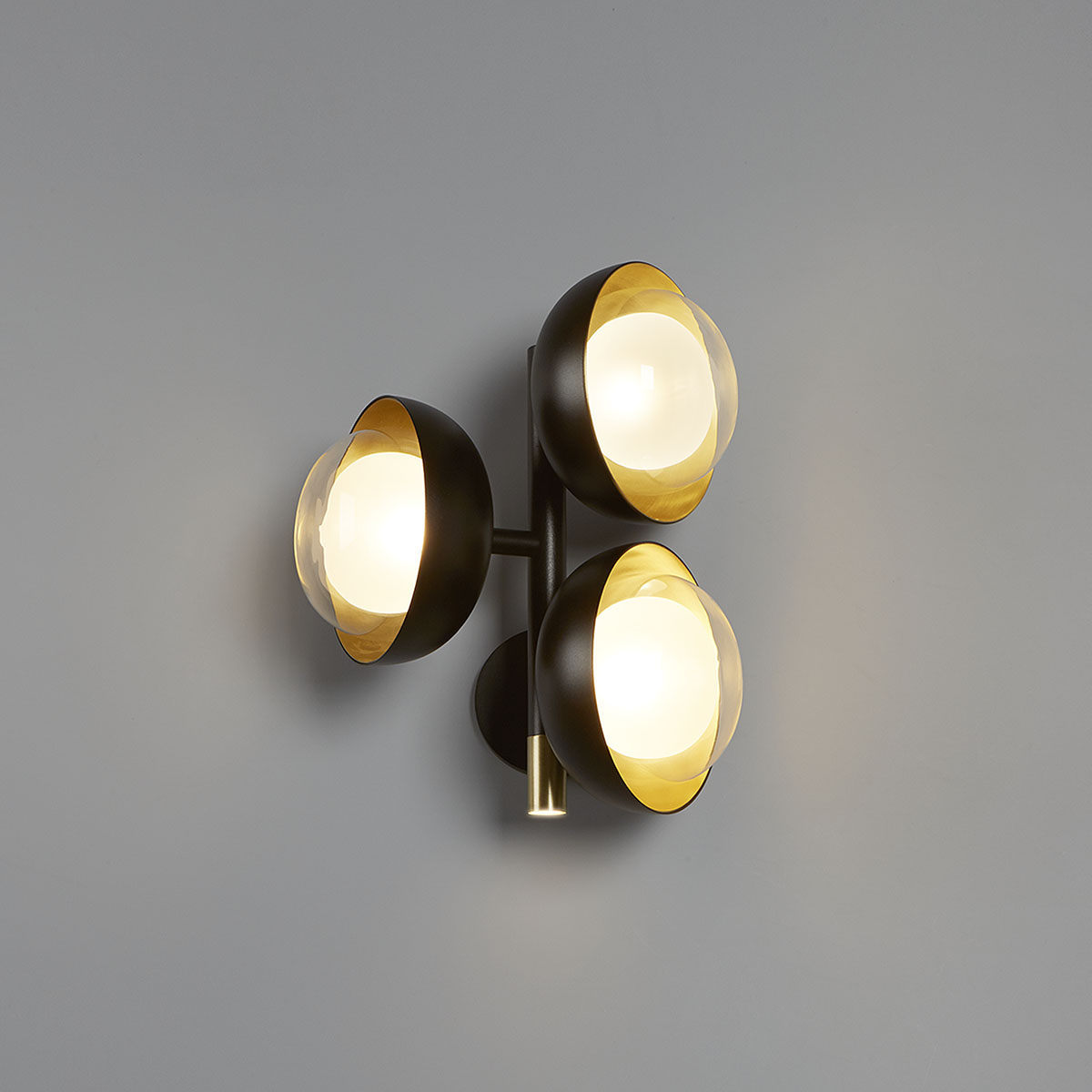 Muse 554.44 Wandleuchte 4-flammig, Schwarz & Messing