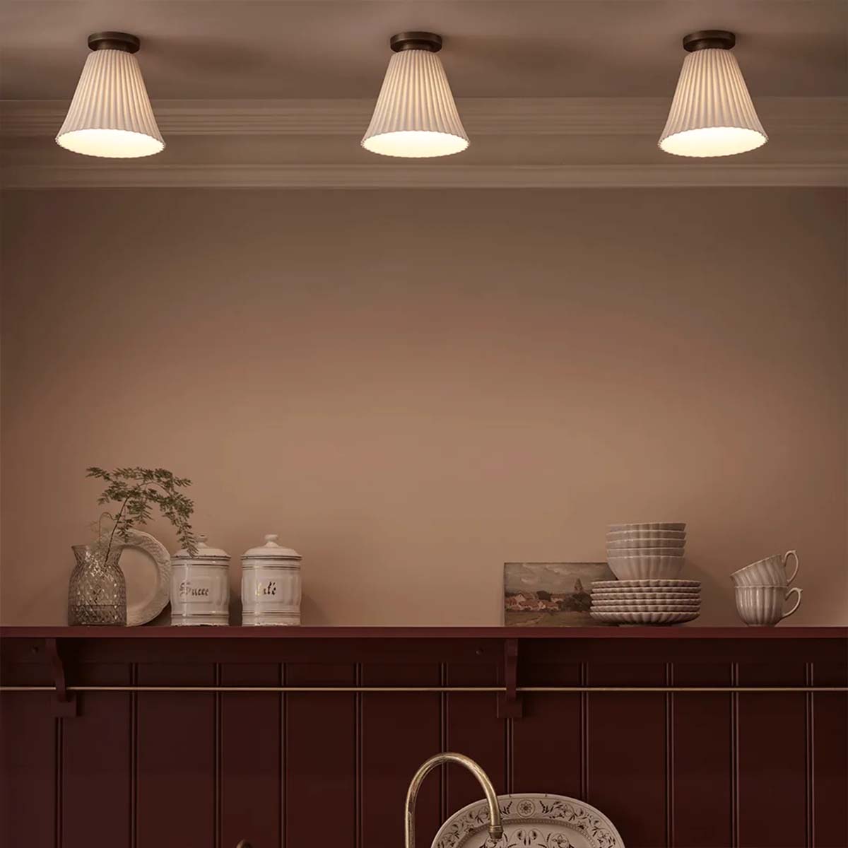 Hector Medium Pleat Deckenleuchte, Messing satiniert, Ø: 12,5 cm Hector Large Pleat Deckenleuchte, Messing antik, Ø: 19 cm