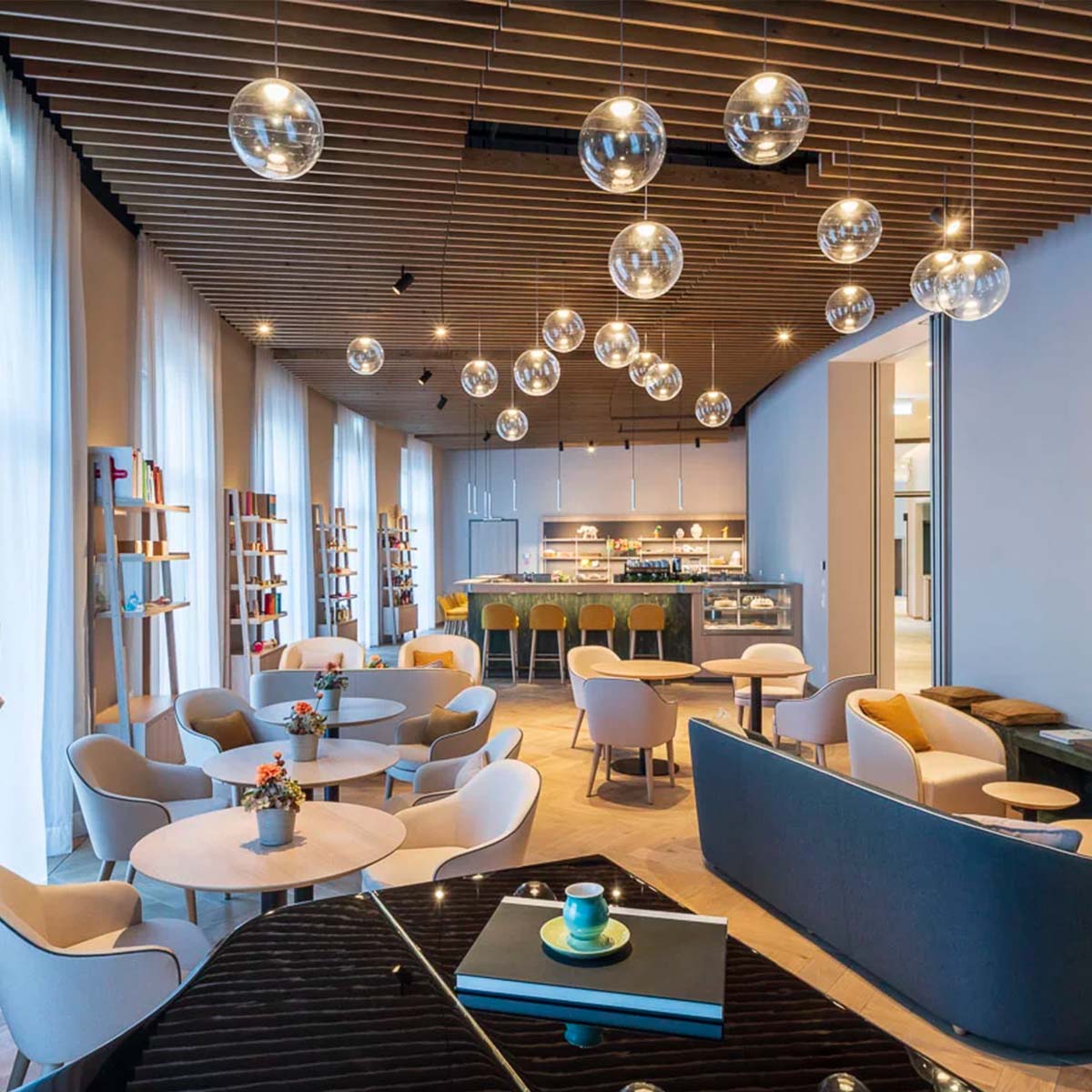 Mawa Design glaskugelleuchte led ku3 Pendelleuchte, Ø: 30 cm Grau metallic Klarglas Extra-Warmweiß 2700K DALI Mawa Design glaskugelleuchte led ku3 Pendelleuchte, Ø: 30 cm Weiß matt Opalglas Warmweiß 3000K Phase Cut