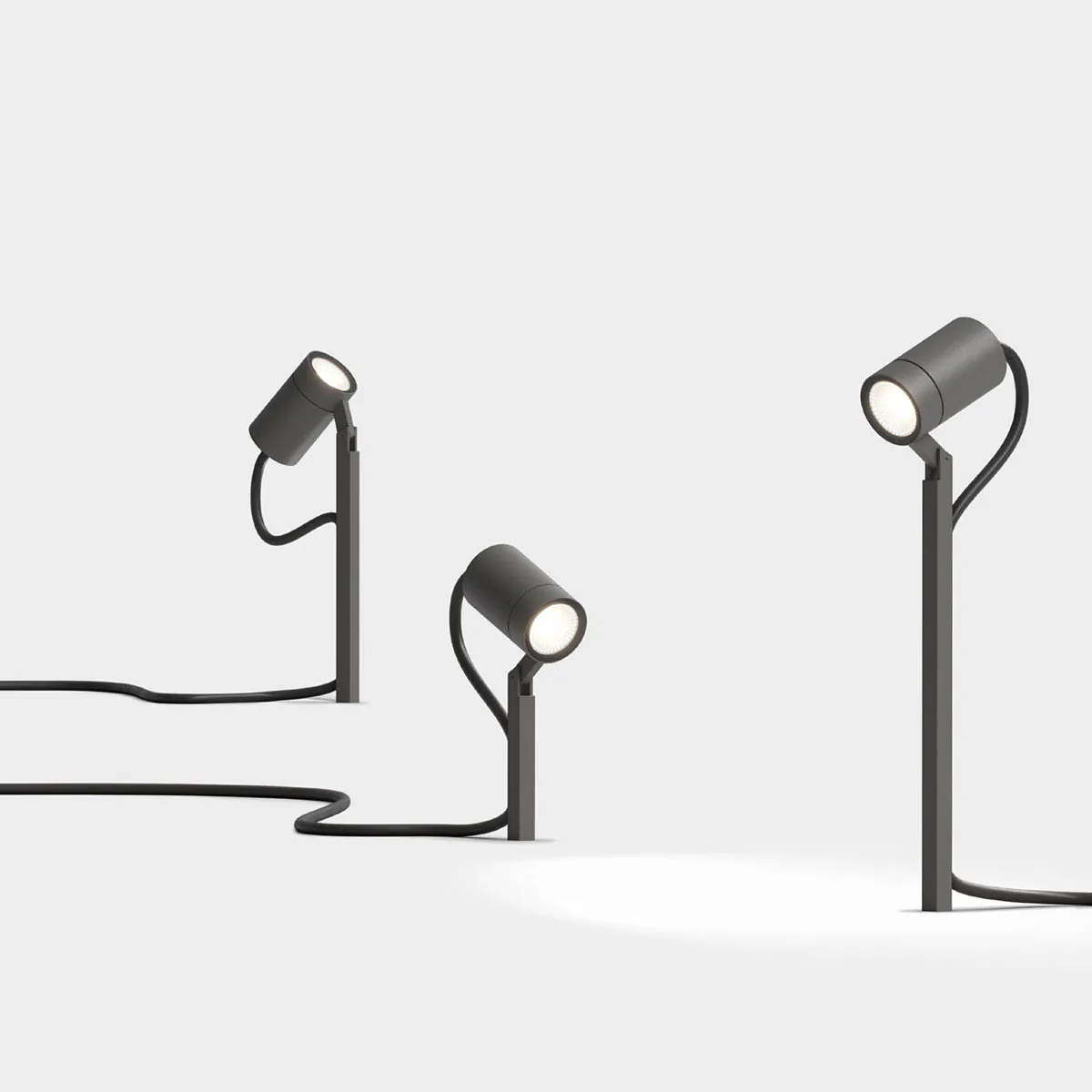 Kleine außen Erdspießleuchte mit Kabel in braun