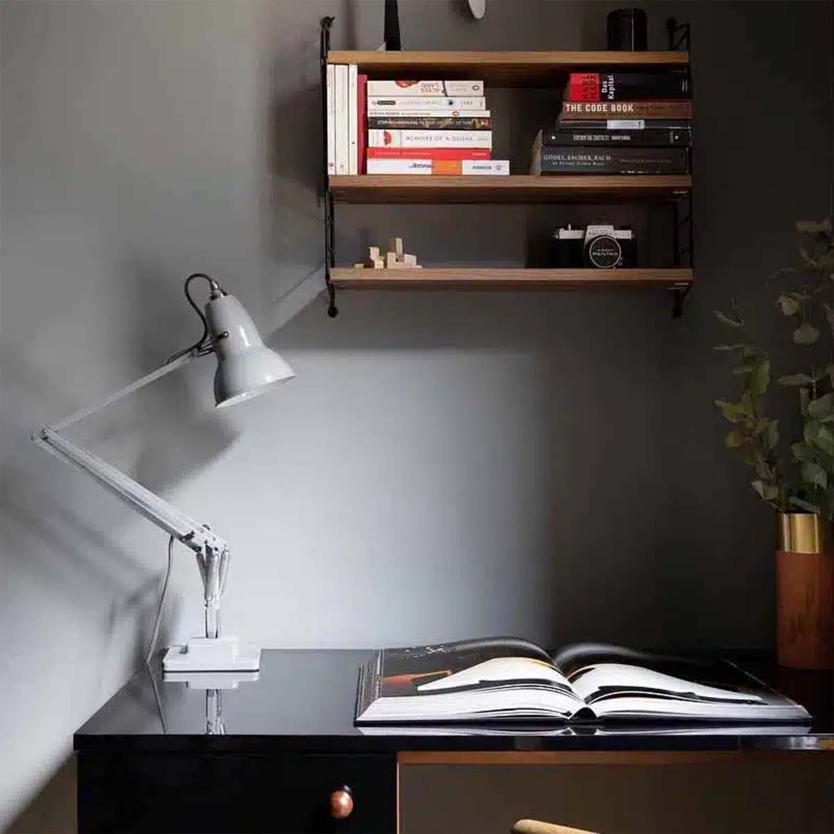 Anglepoise Original 1227 Tischleuchte, H: max. 91 cm, Jet Black Anglepoise Original 1227 Tischleuchte, H: max. 91 cm, Bright Chrome
