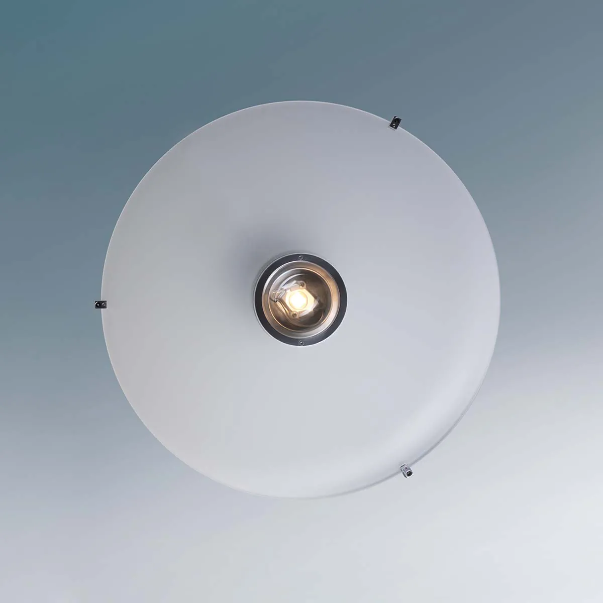 gebürstetem Aluminium und mattem Glas Leuchte von Licht im Raum – Solo Hängeleuchte, Ø: 30 cm, Glas matt, Big 100, architektonisches Design, funktionales Licht