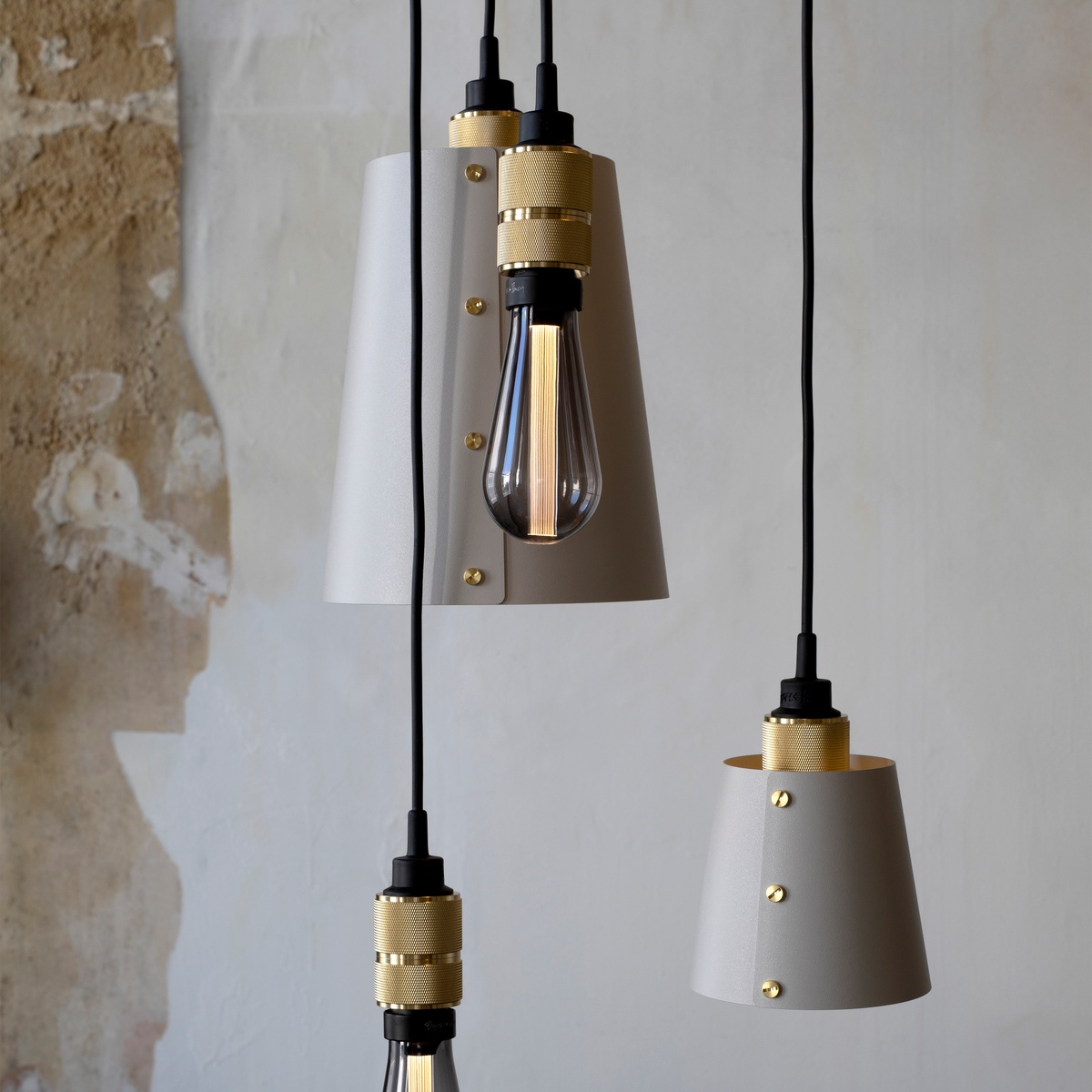 buster-punch-hooked-6-0-pendant-mood-04 Buster + Punch Hooked 6.0 Pendelleuchte 6-flammig, 2 m, Mix / Stein, Stahl
