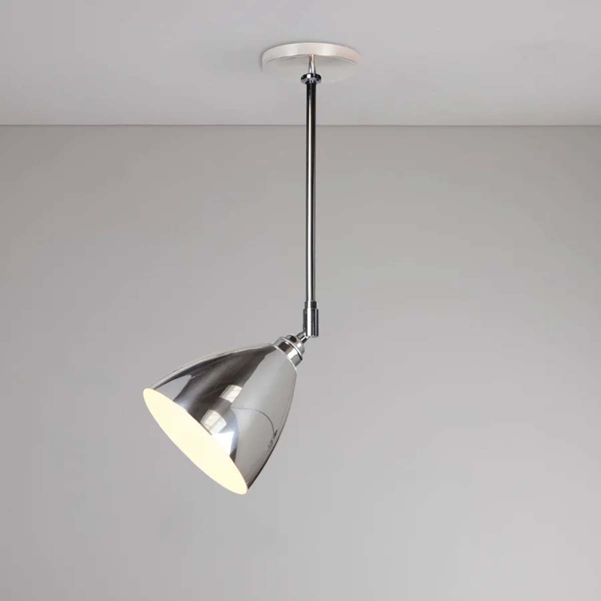 Task Deckenleuchte, H: 57,5 cm, Aluminium poliert Task Deckenleuchte, H: 57,5 cm, Aluminium poliert