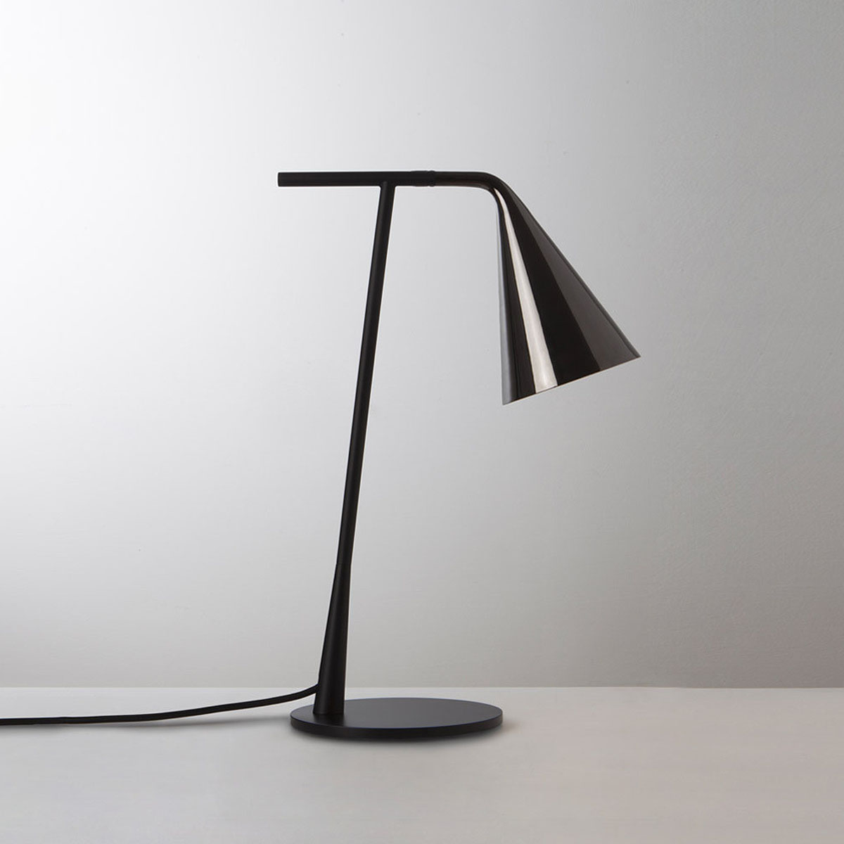 Gordon 561.31 Tischleuchte H: 45 cm, Schwarz Matt & Schwarz Chrom Gordon 561.31 Tischleuchte H: 45 cm, Schwarz Matt & Schwarz Chrom