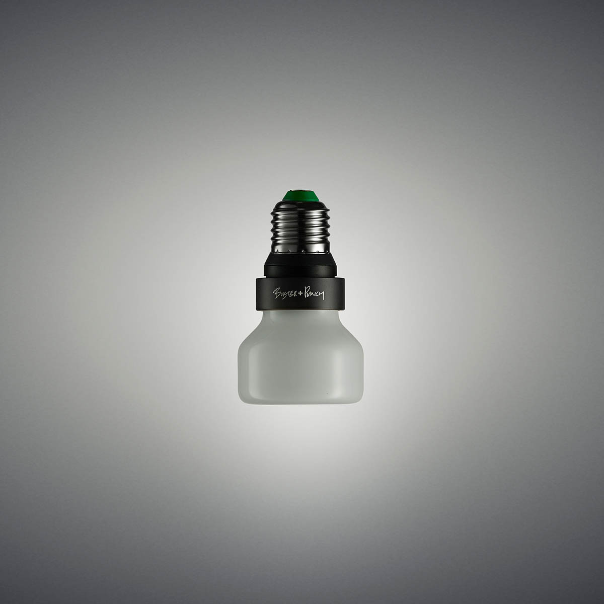 buster-punch-bulb-puck-e27-02 Buster + Punch Punch Bulb Puck E27 LED-Leuchtmittel, Dimmbar, Opalglas