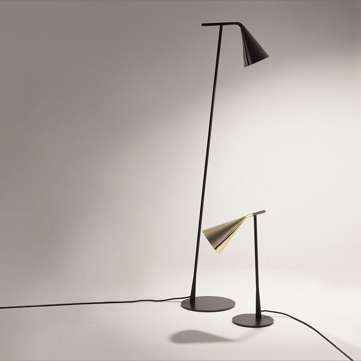 Gordon 561.61 Stehleuchte H: 140 cm, Schwarz Matt & Schwarz Chrom