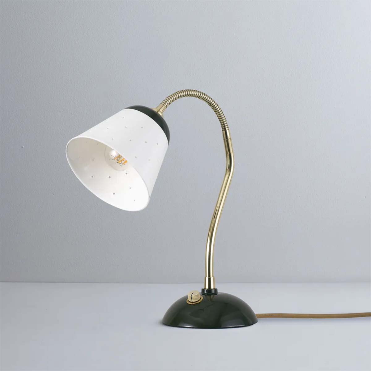 Alma Tischleuchte, Ø: 16 cm, H: 67,5 cm, Algengrün Alma Tischleuchte, Ø: 16 cm, H: 67,5 cm, Algengrün