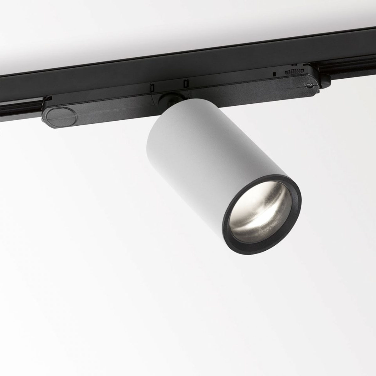 DeltaLight SPY FOCUS MP 927 ADM DIM5 Schienenstrahler, Ø: 6,2 cm SPY FOCUS MP 927 ADM DIM5 Schienenstrahler, Ø: 6,2 cm, Weiß, Extra-Warmweiß 2700K, DALI – Designleuchte, stimmungsvolles Licht für Schlafzimmer, Abstrahlwinkel 12° - 45°