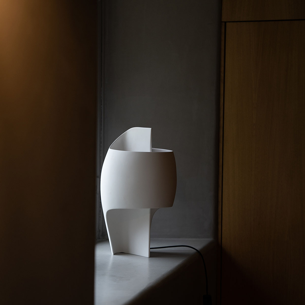 DCW Editions Lampe B Tischleuchte Weiß Modern – Detailansicht aus Weiß, dimmbar für Wohnzimmer DCW Editions Lampe B Tischleuchte Weiß Modern – Detailansicht aus Weiß, dimmbar für Wohnzimmer