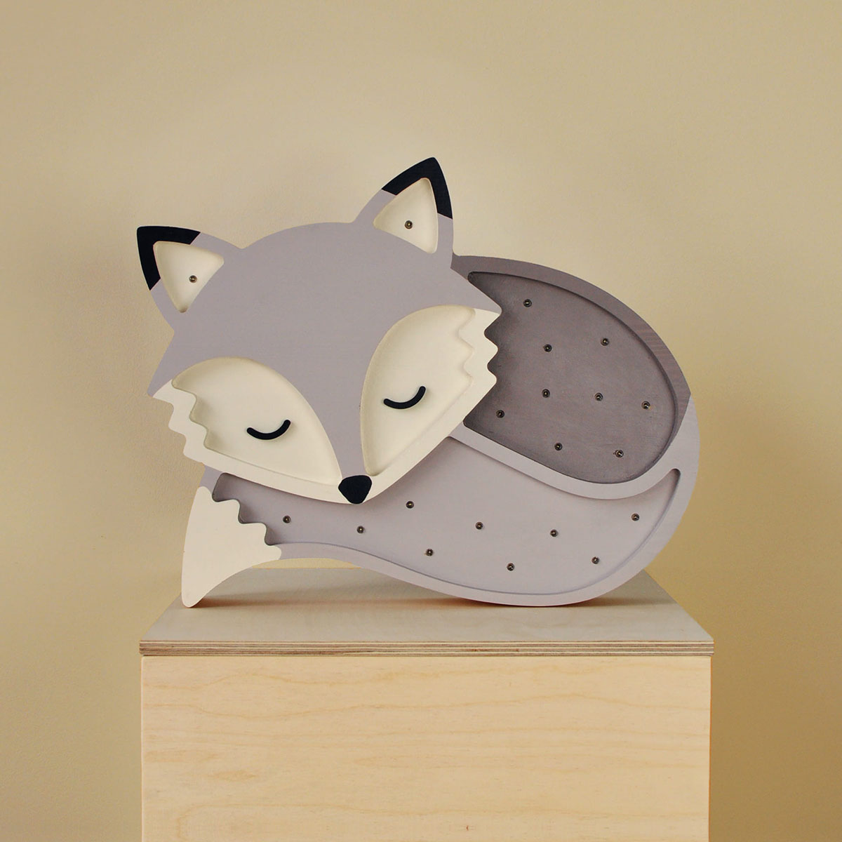 LED Kinderleuchte Fuchs aus Holz, grau, handgemacht