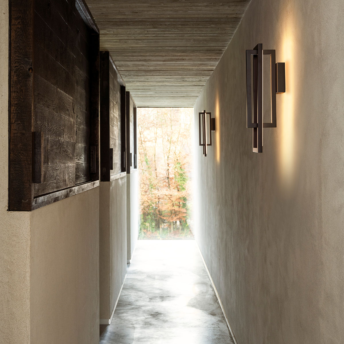 Borely Wandleuchte, B: 16 cm, H: 48 cm Schwarz – moderne Designerleuchte des Herstellers DCW Editions für den Flur