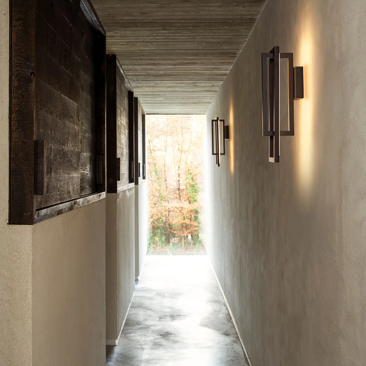 Borely Wandleuchte, B: 16 cm, H: 48 cm Schwarz – moderne Designerleuchte des Herstellers DCW Editions für den Flur