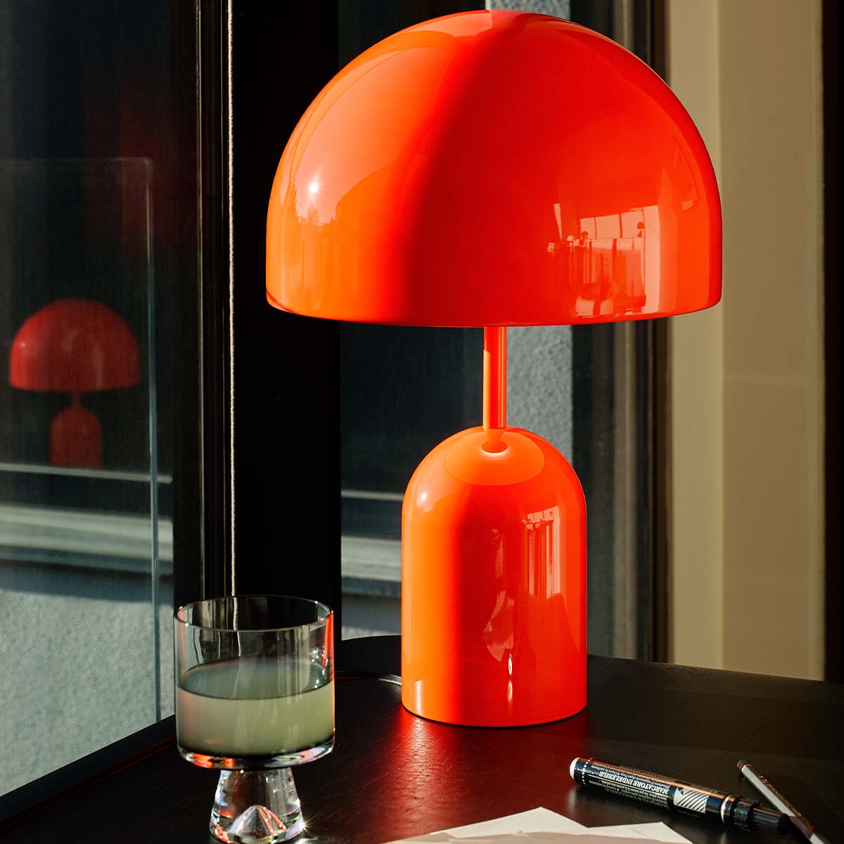 Tom Dixon Bell LED Tischleuchte, H: 42,5 cm, Silber