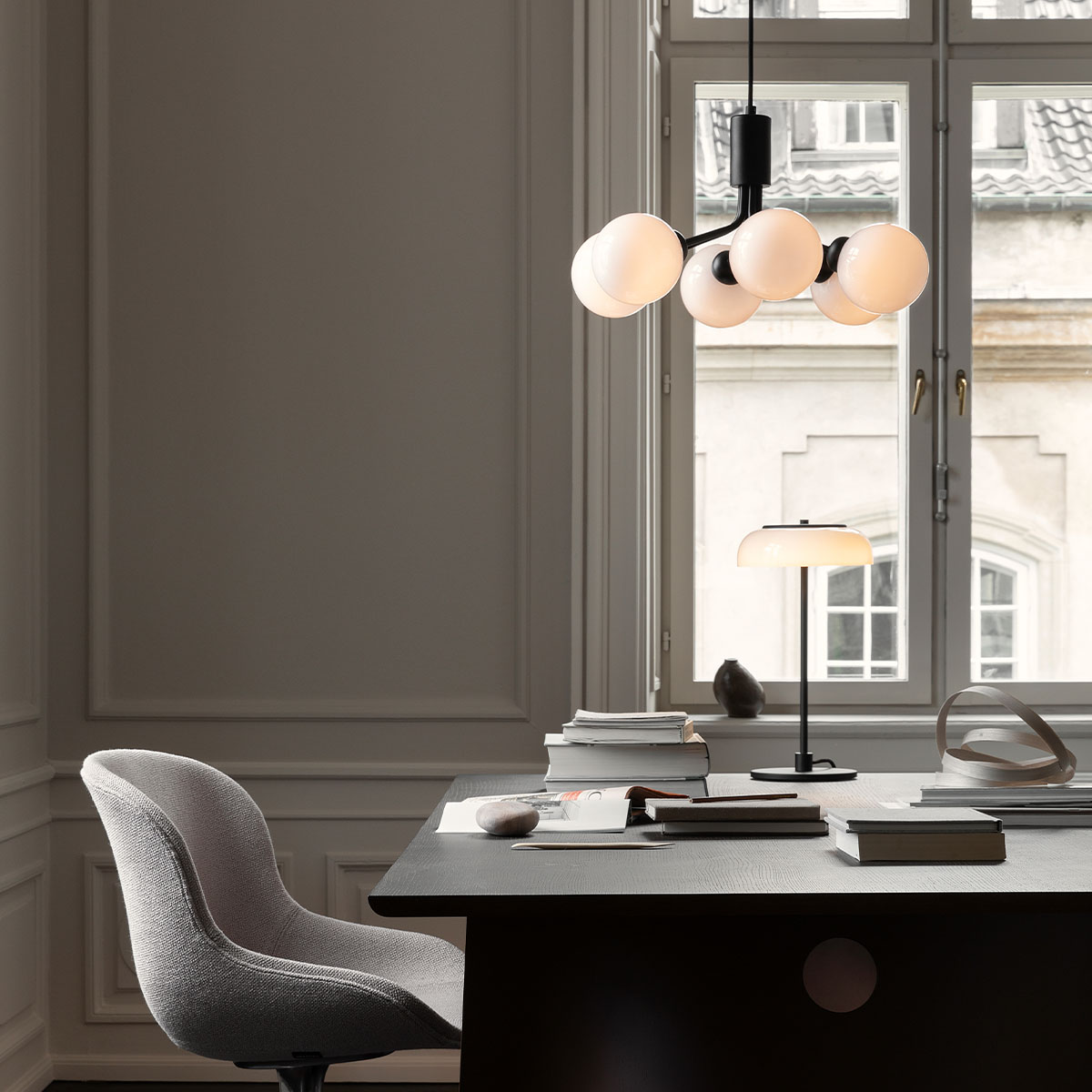 Apiales 6 Pendelleuchte, Ø: 50 cm, Schwarz satiniert & Rauchglas