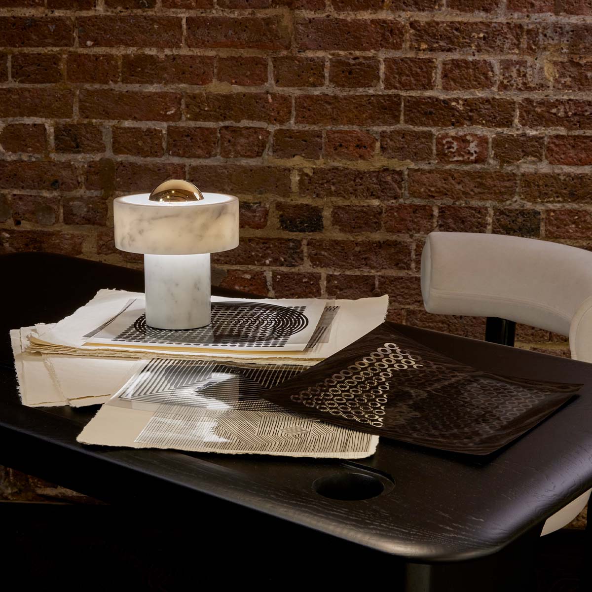 Tom Dixon Stone Portable Akku LED Tischleuchte, H: 19 cm, Silber