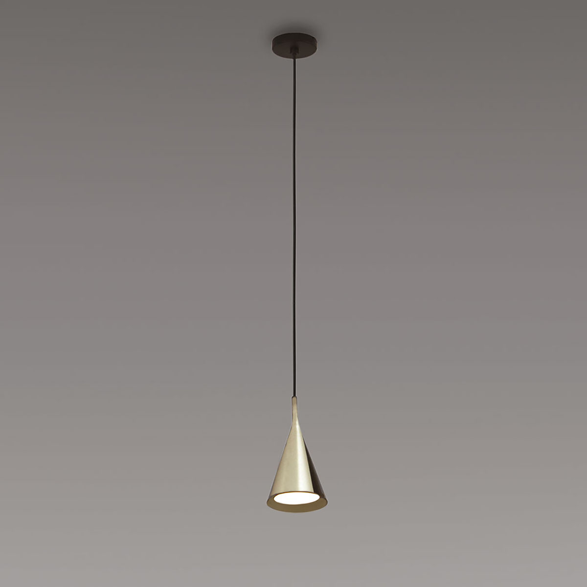 TOOY Gordon 561.21 Pendelleuchte, Schwarz Matt & Messing Ø: 12 cm – italienisches Design