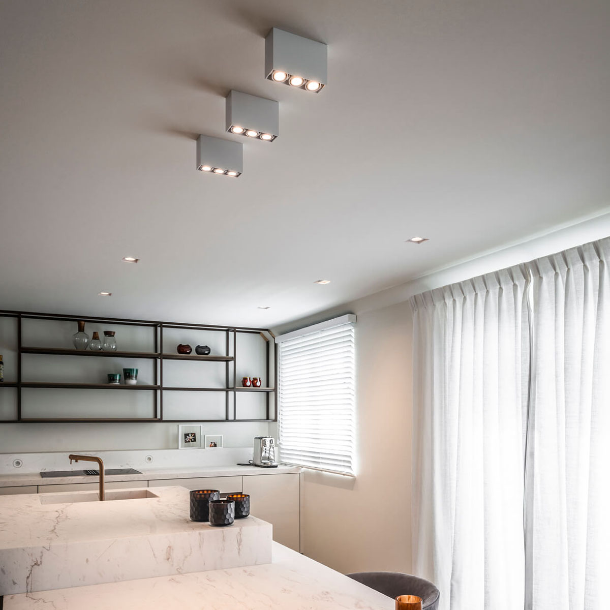 Micro Tommy 3 Ceiling Aufbaustrahler, Textured Black, 2700K