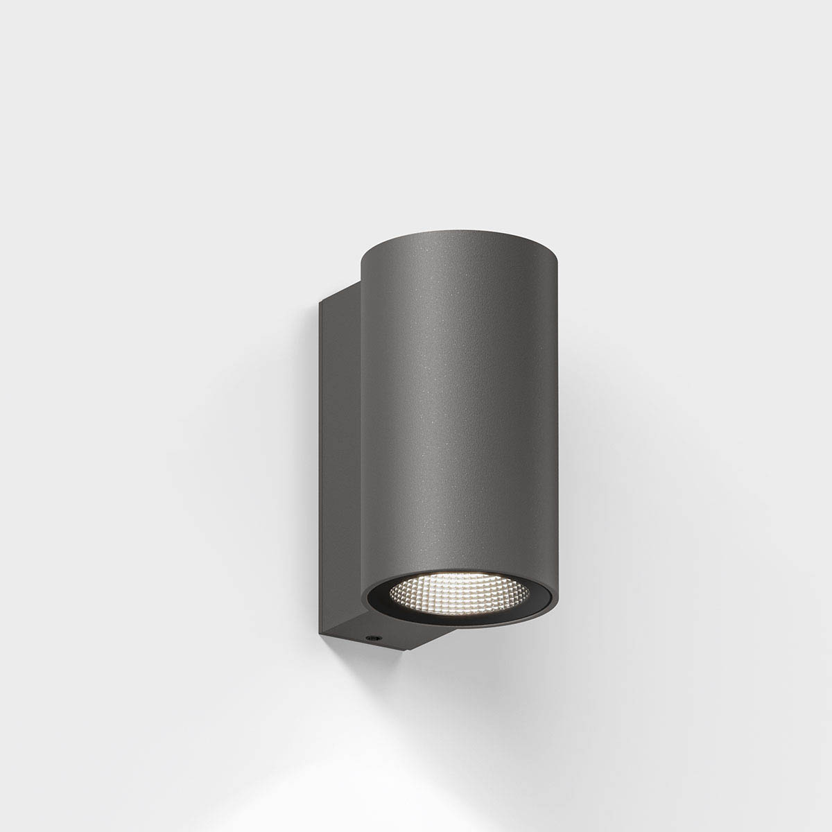 Zylinderförmige Wandleuchte für außen in der Farbe braun