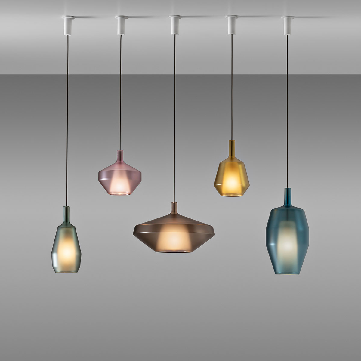 Penta Light MoM 1602-25 Little Pendelleuchte Ø: 20 cm Glaspendel – Rauchglas in Senfgelb, puristisches Design, sanfte Helligkeit, perfekt für das Esszimmer, ideal über Esstisch, Küche oder Wohnzimmer