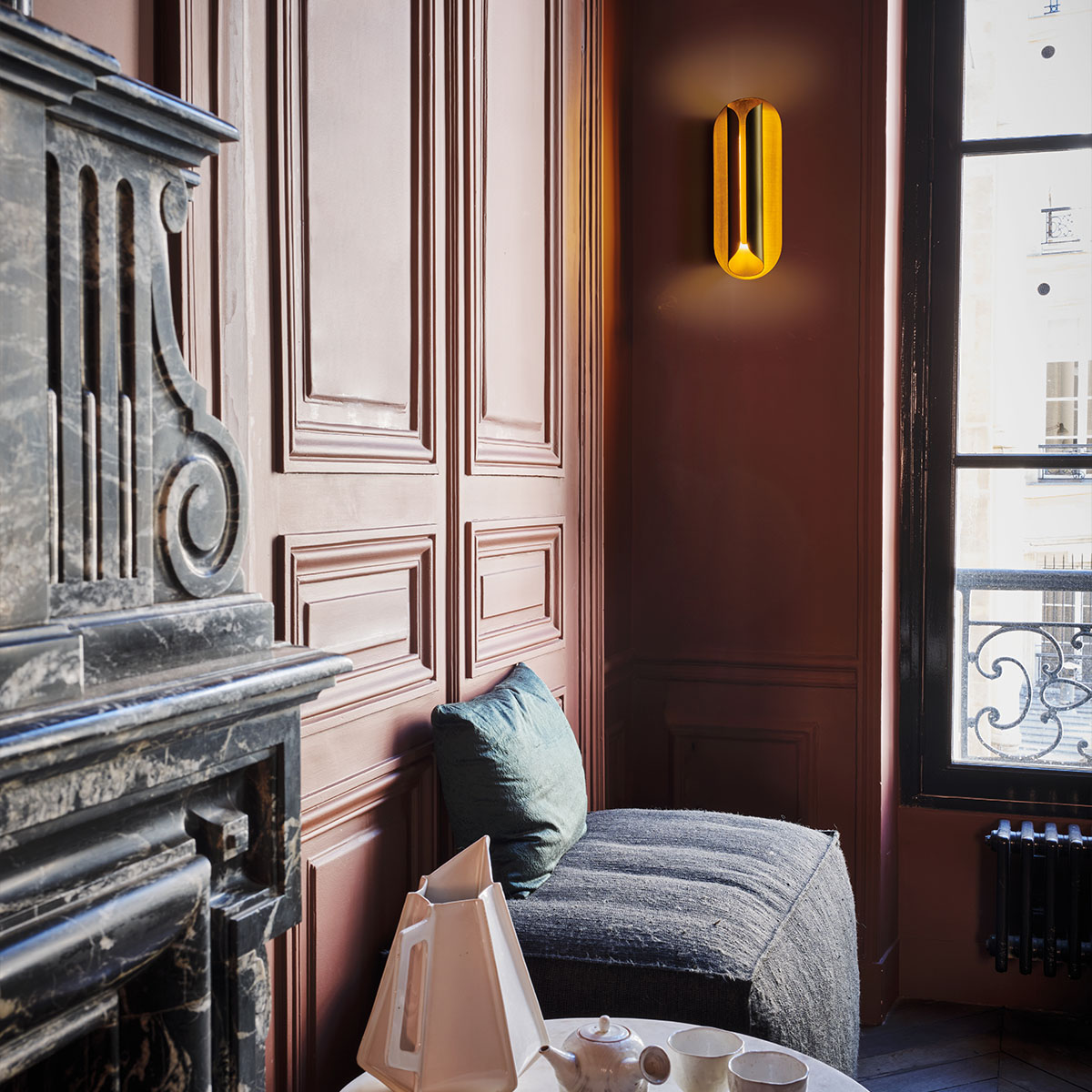 Rosalie Wandleuchte, B: 15 cm, H: 40 cm in Gold – exklusive Designerlampe aus dem Hause DCW Editions geeignet für den Eingangsbereich Rosalie Wandleuchte, B: 15 cm, H: 40 cm in Gold – exklusive Designerlampe aus dem Hause DCW Editions geeignet für den Eingangsbereich