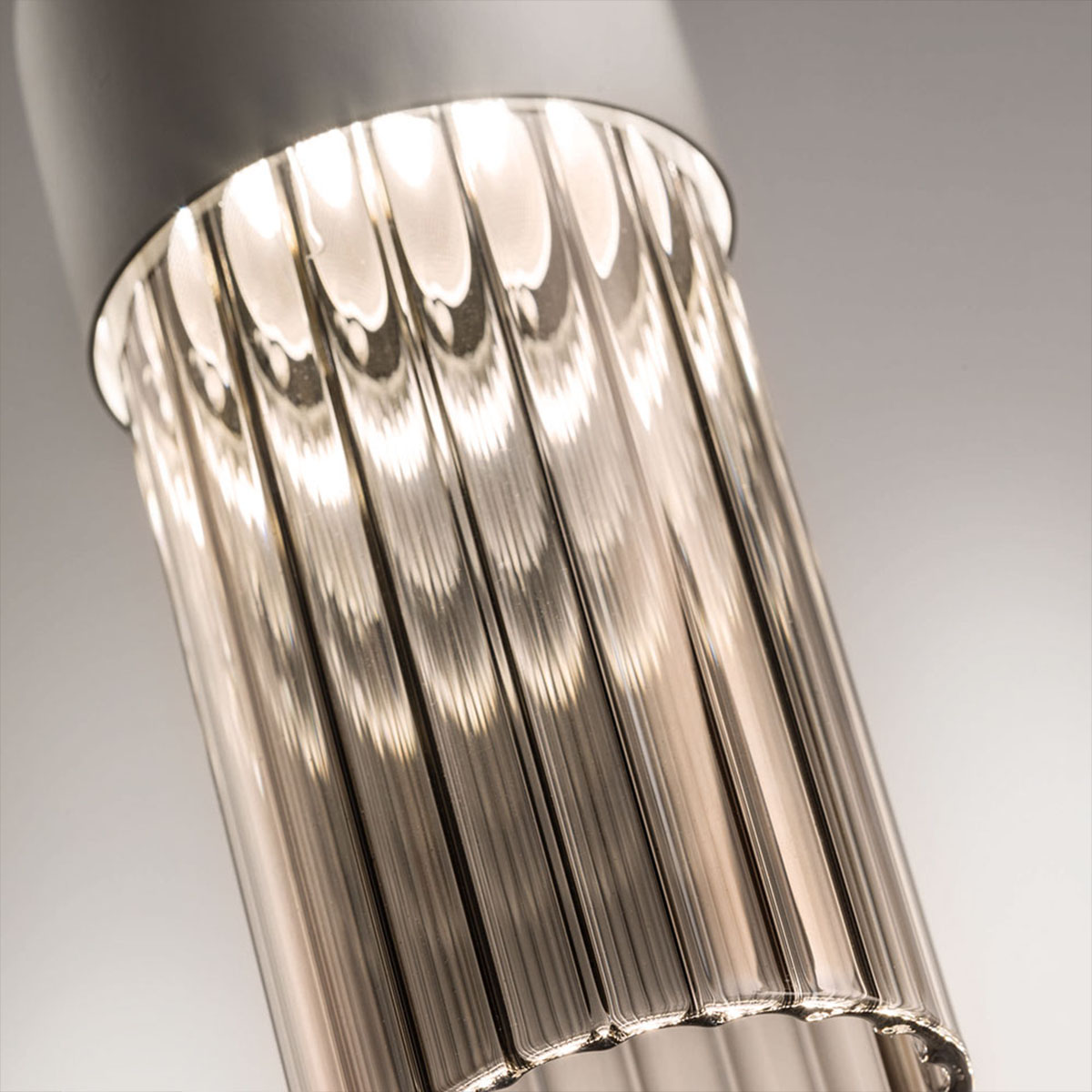 Nappe App N4 Wandleuchte, B: 7,5 cm, H: 40 cm, Weiß matt Nappe App N4 Wandleuchte, B: 7,5 cm, H: 40 cm, Mehrfarbig warm