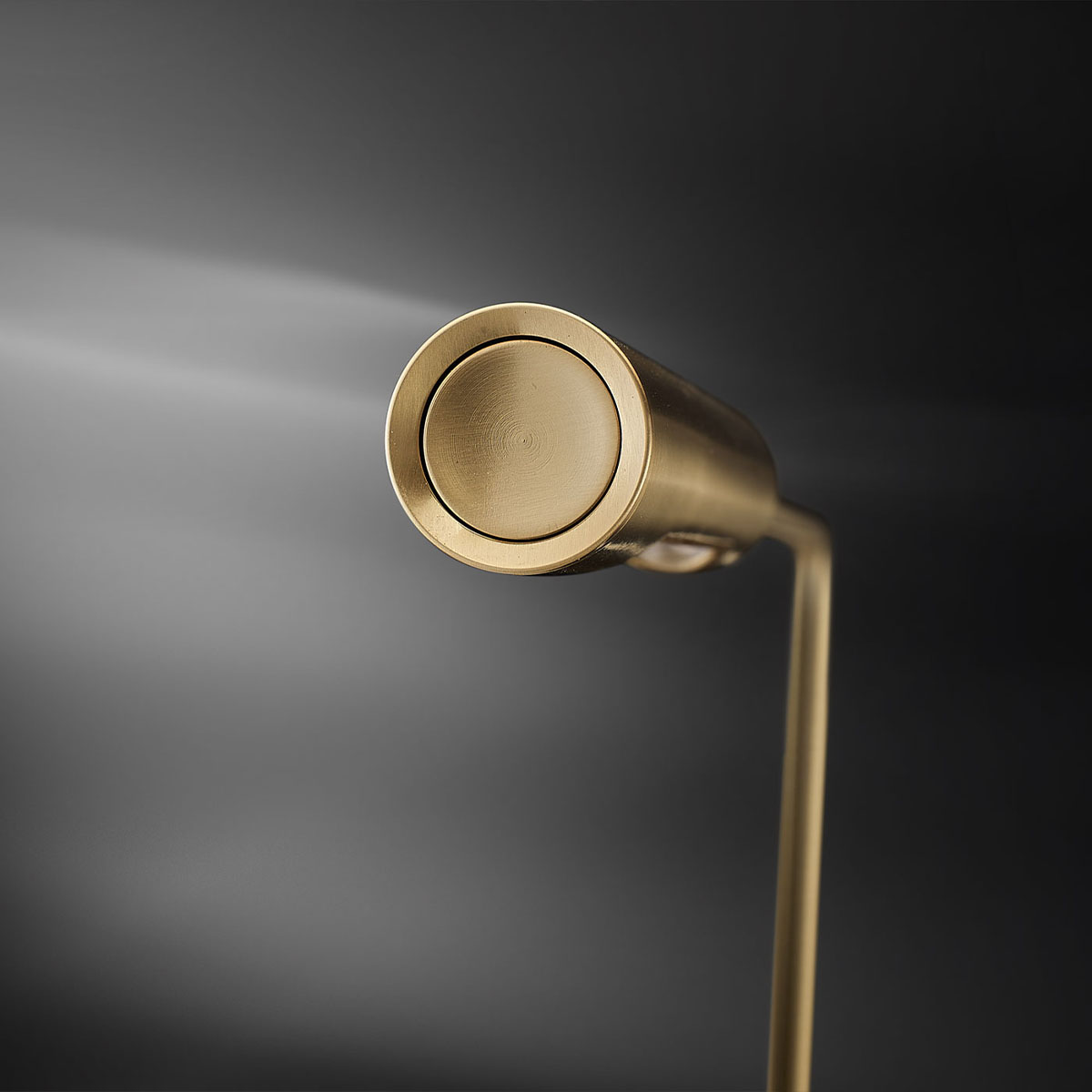 Flo Floor Stehleuchte, H: 110 cm, Gold gebürstet, Extra-Warmweiß 2700K