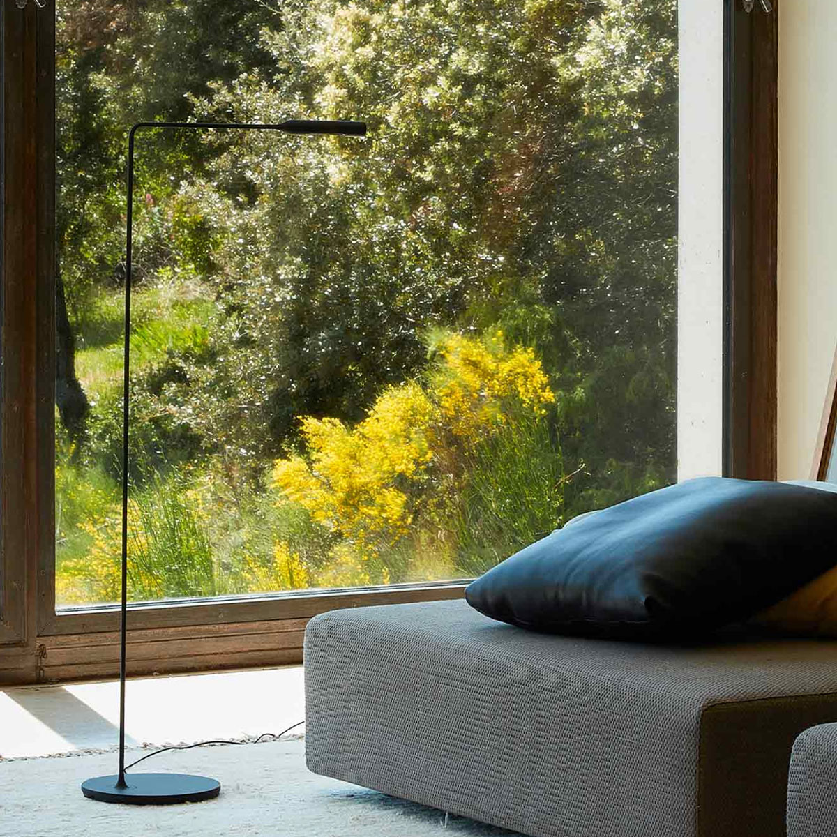 Flo Floor Stehleuchte, H: 110 cm, Gunmetal, Extra-Warmweiß 2700K