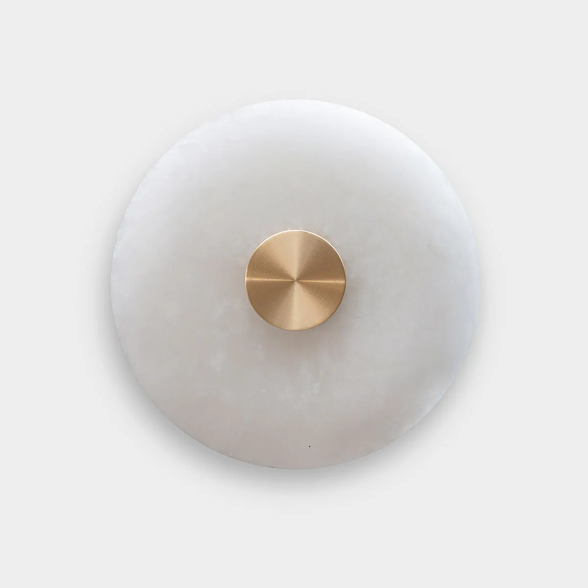 Perfekt für Flur oder Schlafzimmer: Bert Frank Bide Wandleuchte, Messing gebürstet, Ø: 28 cm aus Messing und naturbelassener Alabasterstein – sanftes Licht