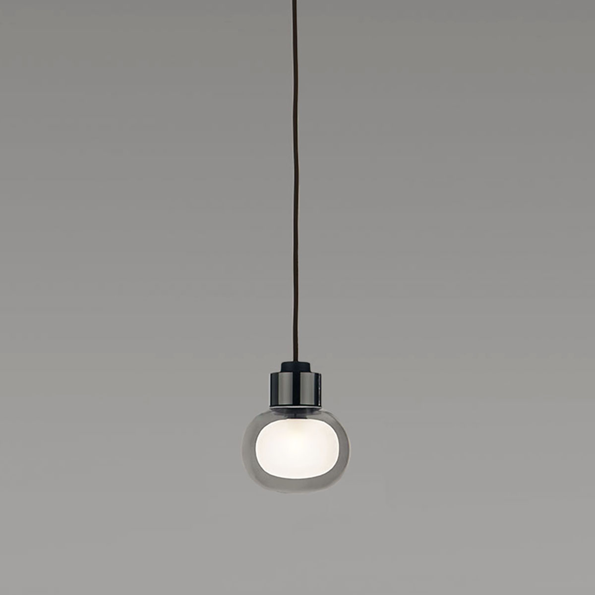 TOOY Nabila 552.22 Pendelleuchte Ø: 16 cm, Schwarz Matt / Schwarz Chrom & Rauchglas – diffuses, blendfreies Licht