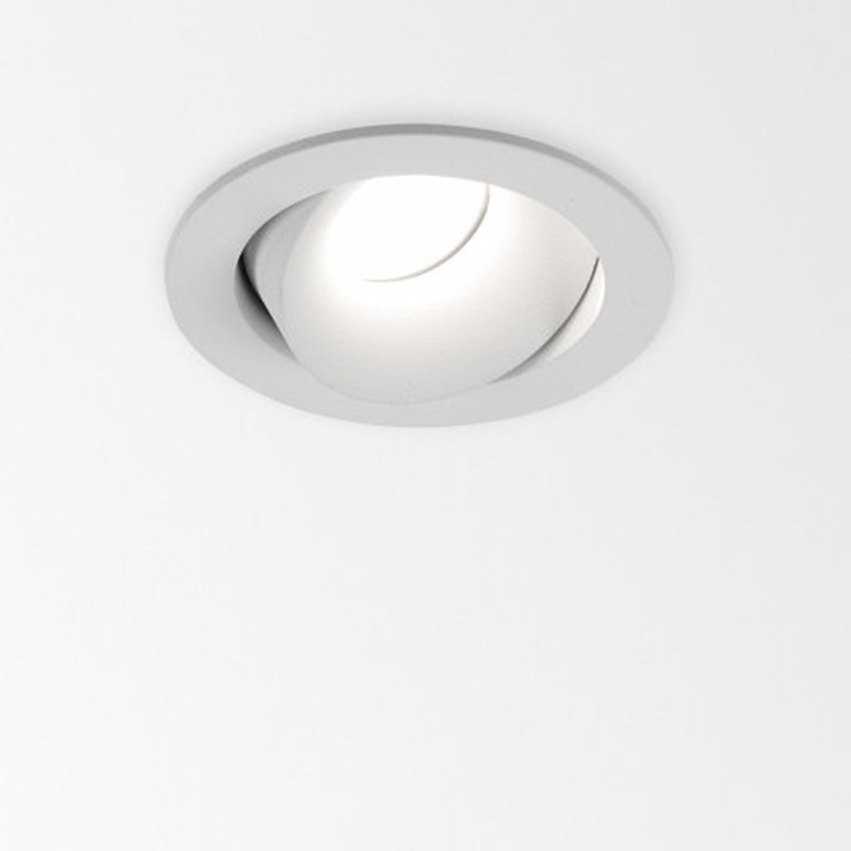 DeltaLight MINI REO II OK X 93037 IP65 Einbaustrahler, Ø: 7,7 cm, Weiß, Warmweiß 3000K Weiß Modern & neutral – moderne für Badezimmer, Abstrahlwinkel 37°