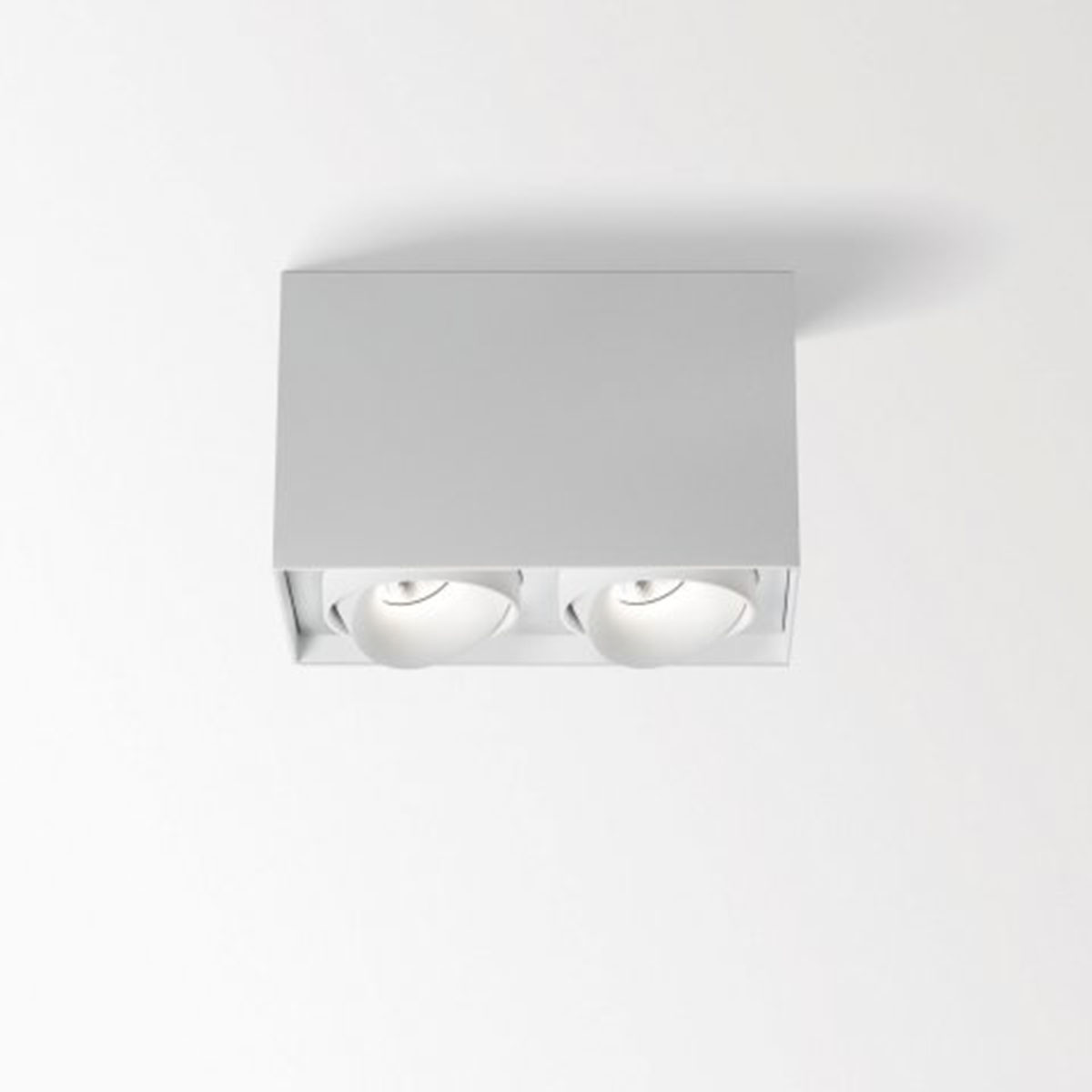 DeltaLight MINIGRID 67 ON 245 92718 DIM8 Aufbaustrahler, L: 15,4 cm, B: 8,2 cm Weiß, Extra-Warmweiß 2700K, 18° Weiß 2700K Modern & neutral – exklusive für Flur schwenkbar & drehbar DeltaLight MINIGRID 67 ON 245 93037 DIM8 Aufbaustrahler, L: 15,4 cm, B: 8,2 cm Weiß, Warmweiß 3000K, 37° Weiß 3000K Modern & neutral – Design- für Flur schwenkbar & drehbar