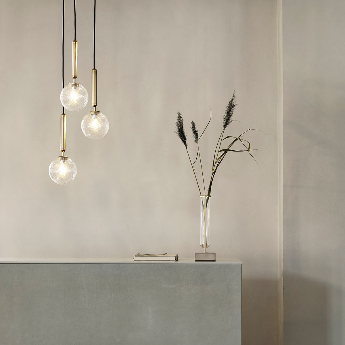 Miira 3 Pendelleuchte, Ø: 31 cm, Steingrau, Glas transparent Miira 3 Pendelleuchte, Ø: 31 cm, Messing, Opalglas