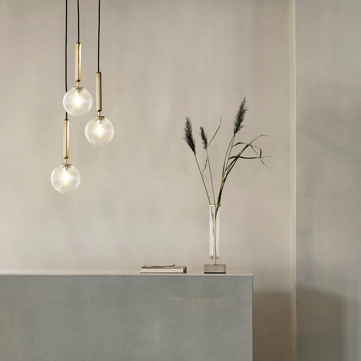 Miira 3 Pendelleuchte, Ø: 31 cm, Messing, Opalglas