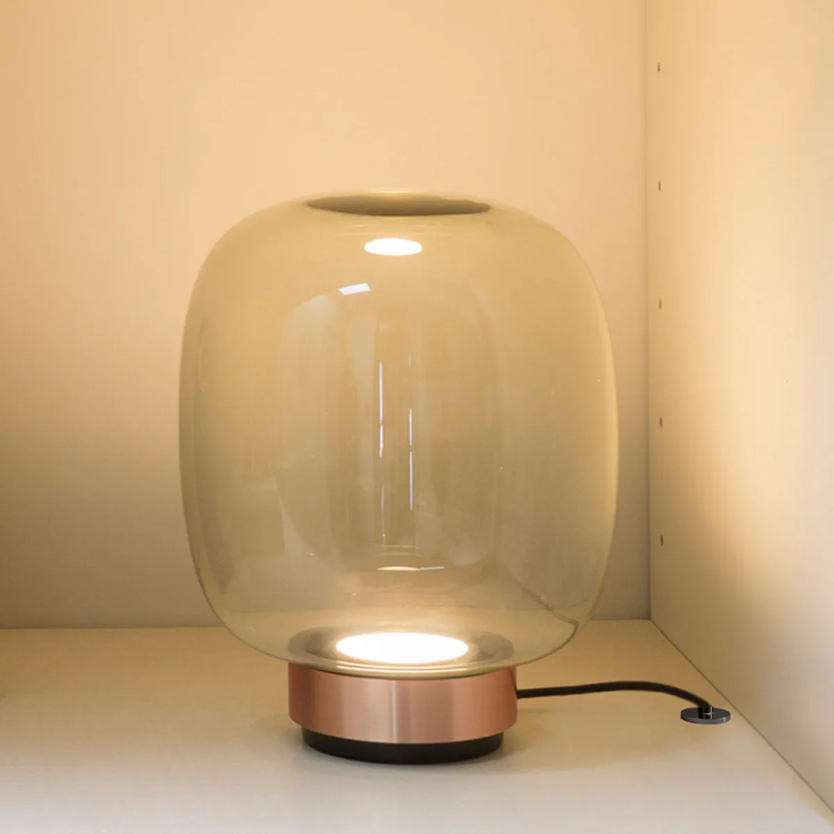 Legier 557.32 Tischleuchte, Schwarz & Kupfer, Rauchglas