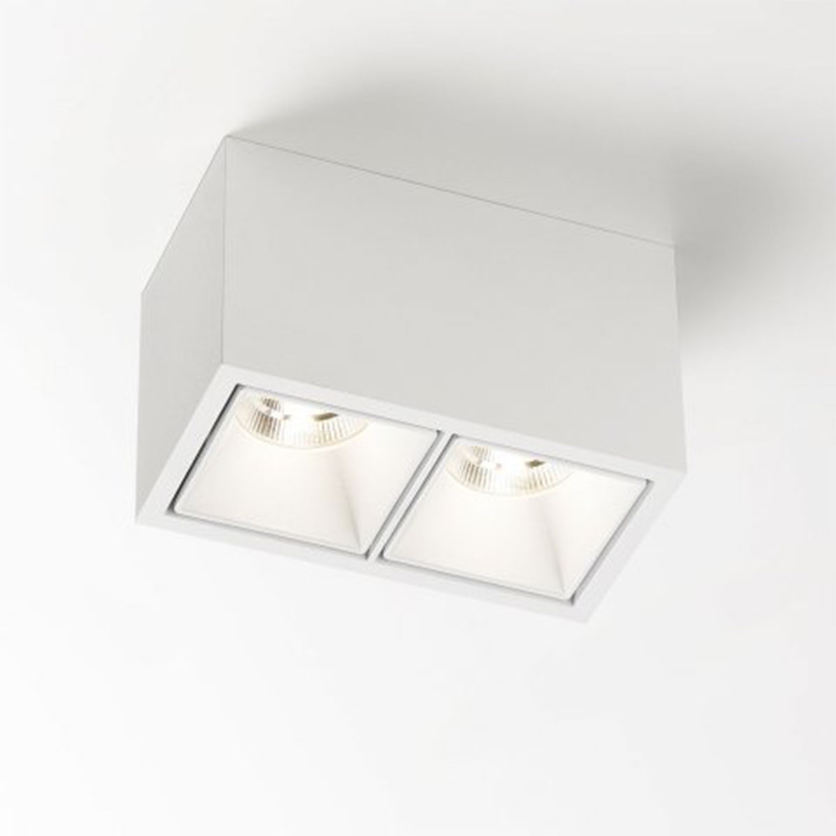 BOXY 2 L+ 92733 DIM8 Aufbaustrahler, L: 14,8 cm, B: 8 cm, IP 53, Weiß, Extra-Warmweiß 2700K BOXY 2 L+ 93033 DIM8 Aufbaustrahler, L: 14,8 cm, B: 8 cm, IP 53, Weiß, Warmweiß 3000K