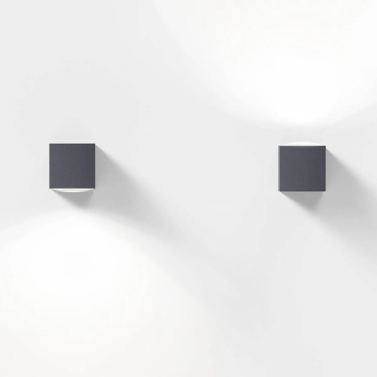 IP44-como-one-außen-wandleuchte-mood-2: Rechteckige Wandleuchte für außen an der Wand befestigt – warmweiß für Fassade