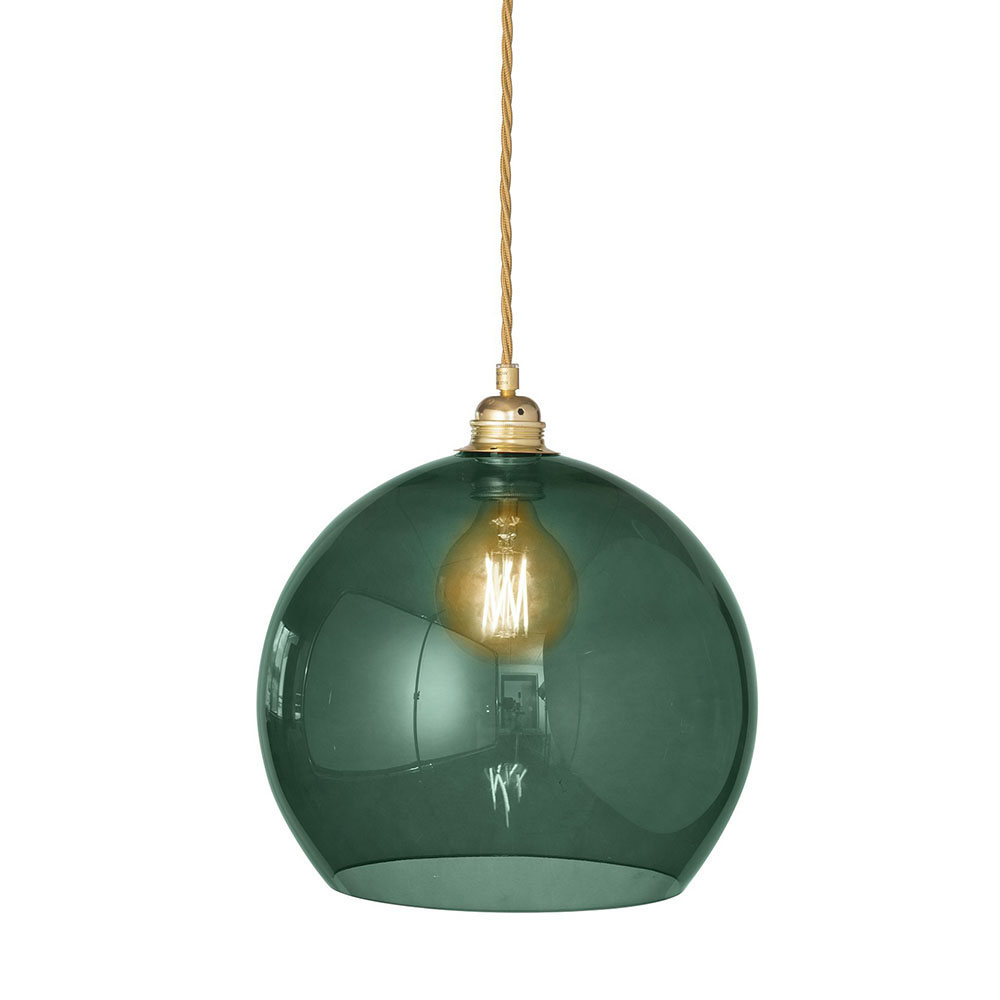 Ebb & Flow Rowan Pendelleuchte L Ø 28 cm Rowan Pendelleuchte L Ø 28 cm, Ivy Green, Gold Ivy Green Pendelleuchten – skandinavische Glaslampe, mundgeblasen für Wohnzimmer